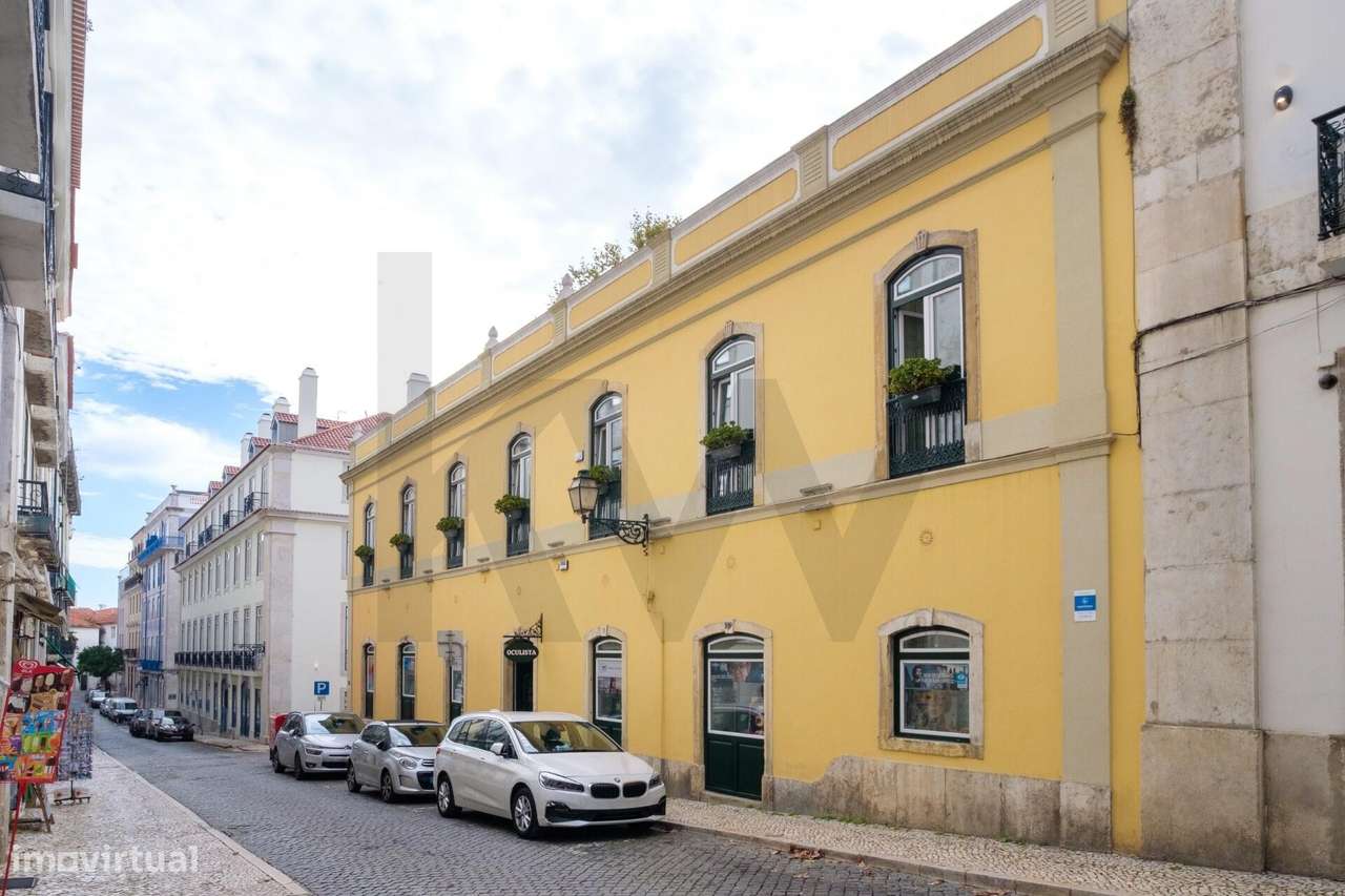 Prédio com elevado potencial de investimento, junto à Sé. - Grande imagem: 3/30