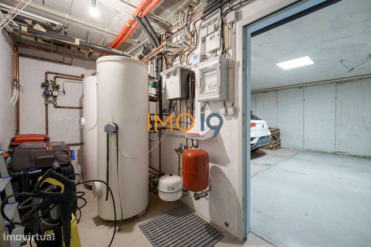 Moradia T4 Luxo - São Mamede-40