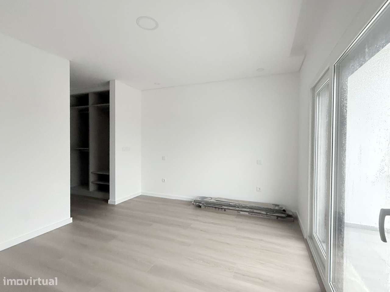 Moradia térrea isolada T3 + 1 no Pinhal do General em Fernão Ferro - Grande imagem: 5/15