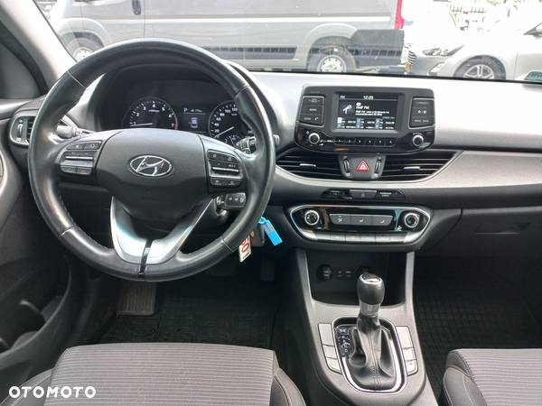 Hyundai I30 1.4 T-GDI Classic + DCT - 12