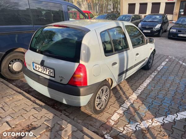 Renault Clio - 2