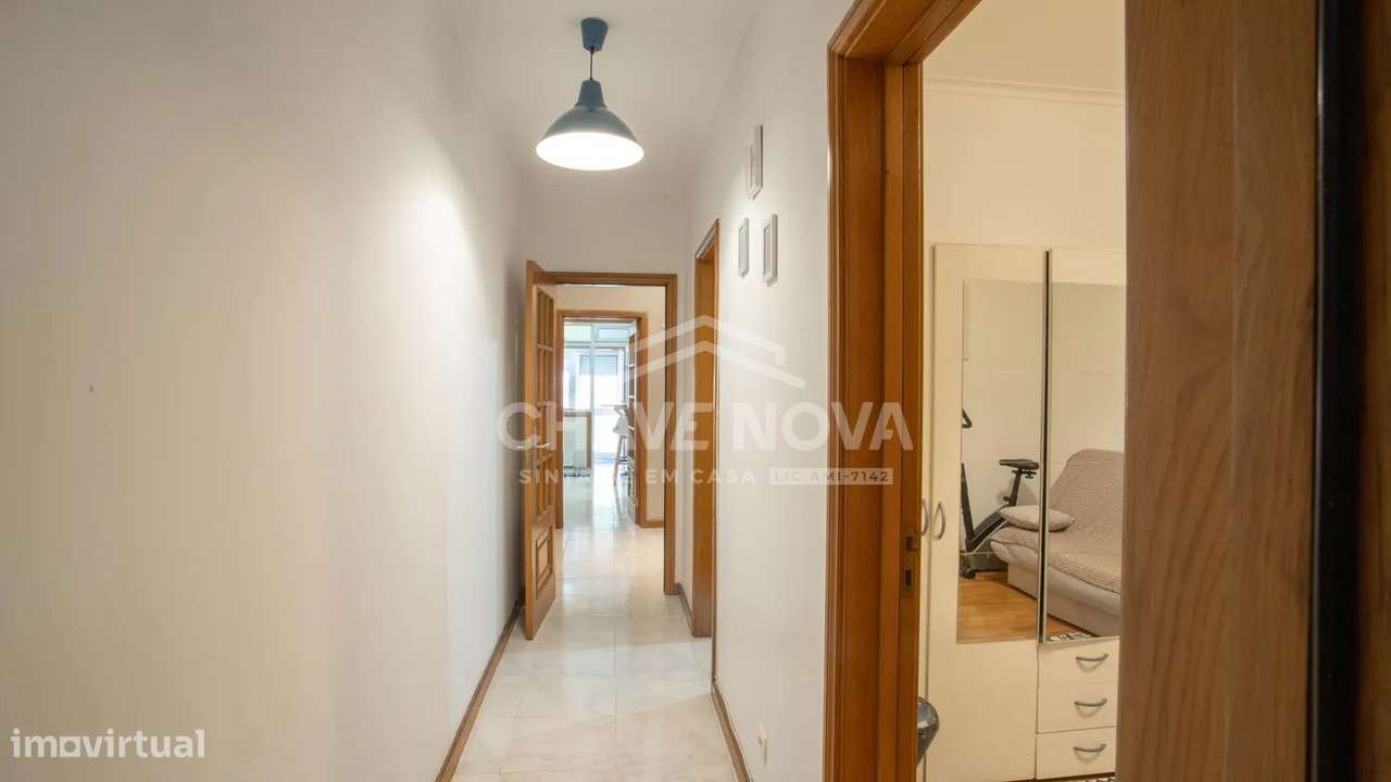 T1+1 c/ Terraço e Lugar de Garagem em Vilar do Paraíso-16