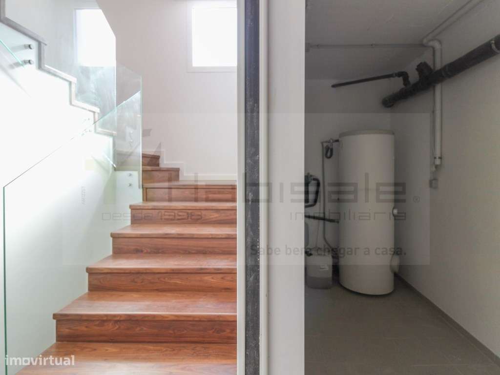 Moradia T3, situada em Areia Cascais, a curta distância da praia do...-36