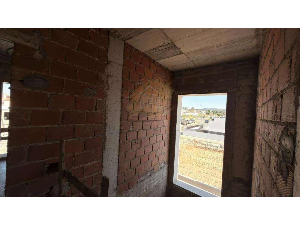 Moradia Nova T4 com Piscina em Azeitão- Vista Serra da Arrábida-10