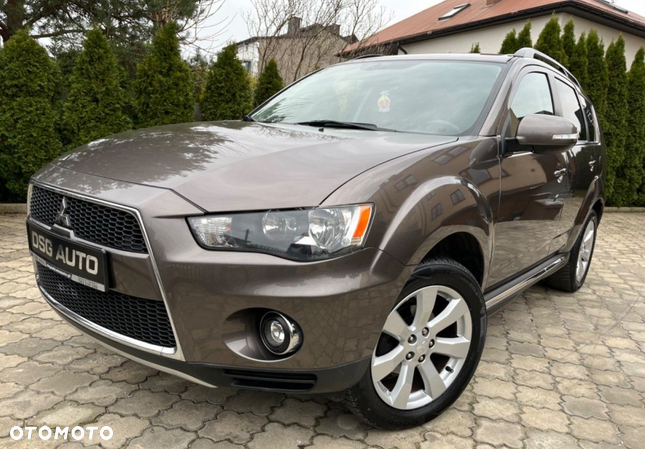 Mitsubishi Outlander - 1