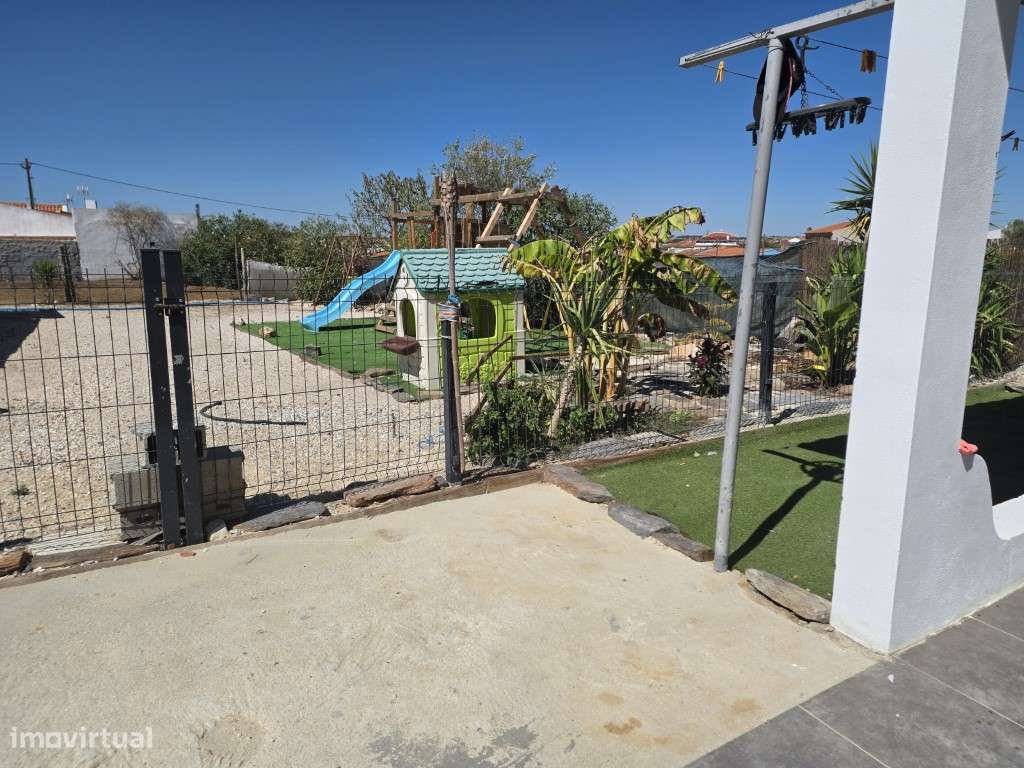 Moradia T3 com piscina inserida em lote de 1000 m2 a 6 km da praia ...-19
