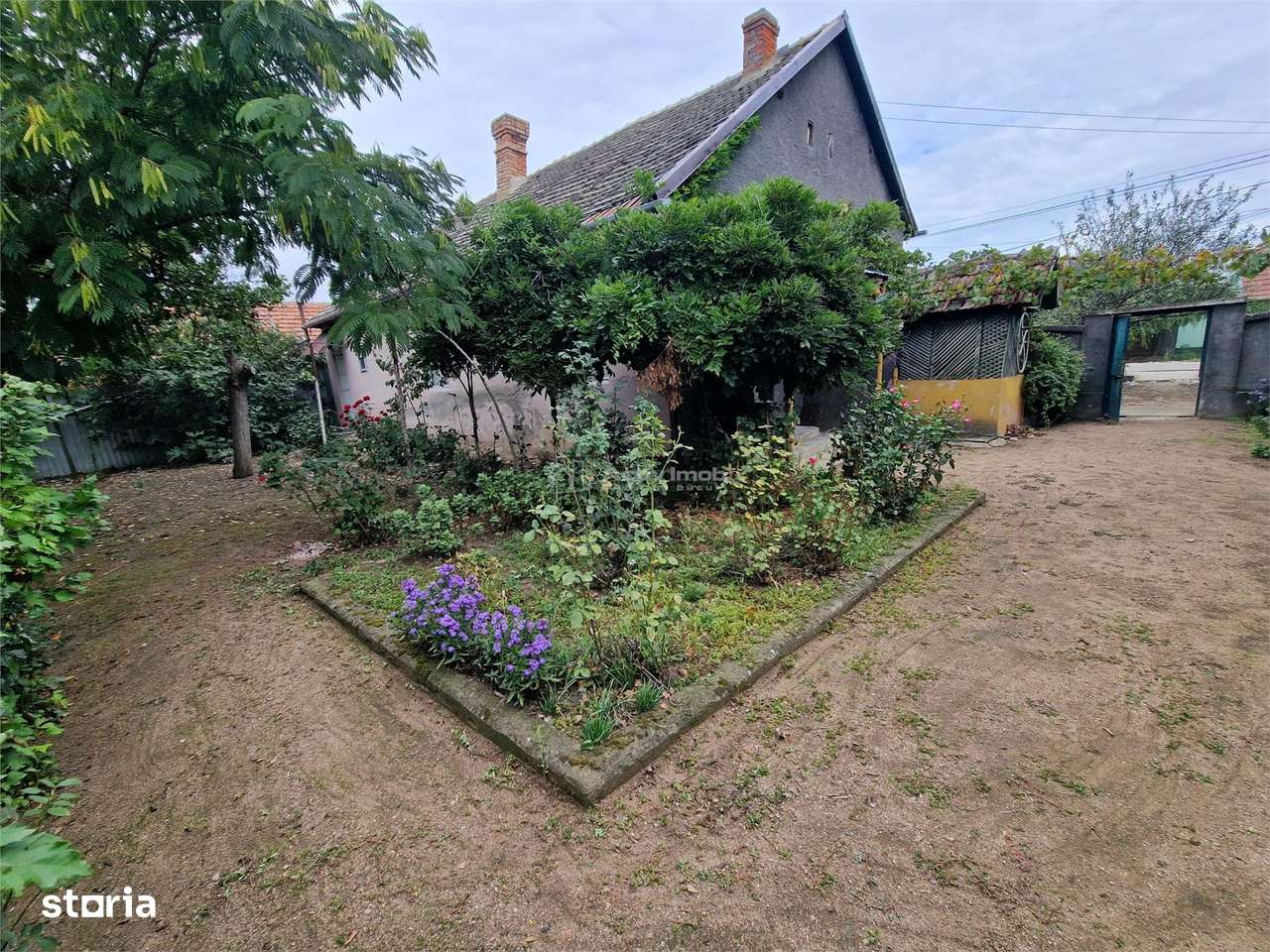 Sosdea 2 Case cu Teren 4657 Mp. - Imagine principală: 4/20