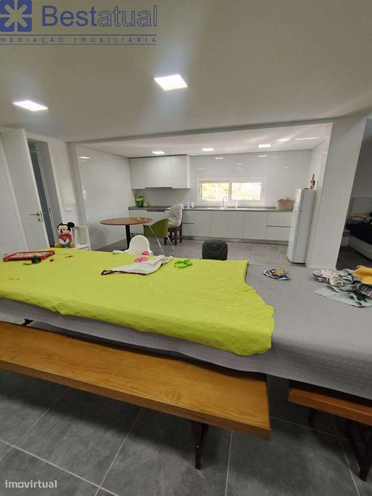 Moradia T 3 -4 frentes- de Luxo c/Piscina - Sande São Lourenço-49