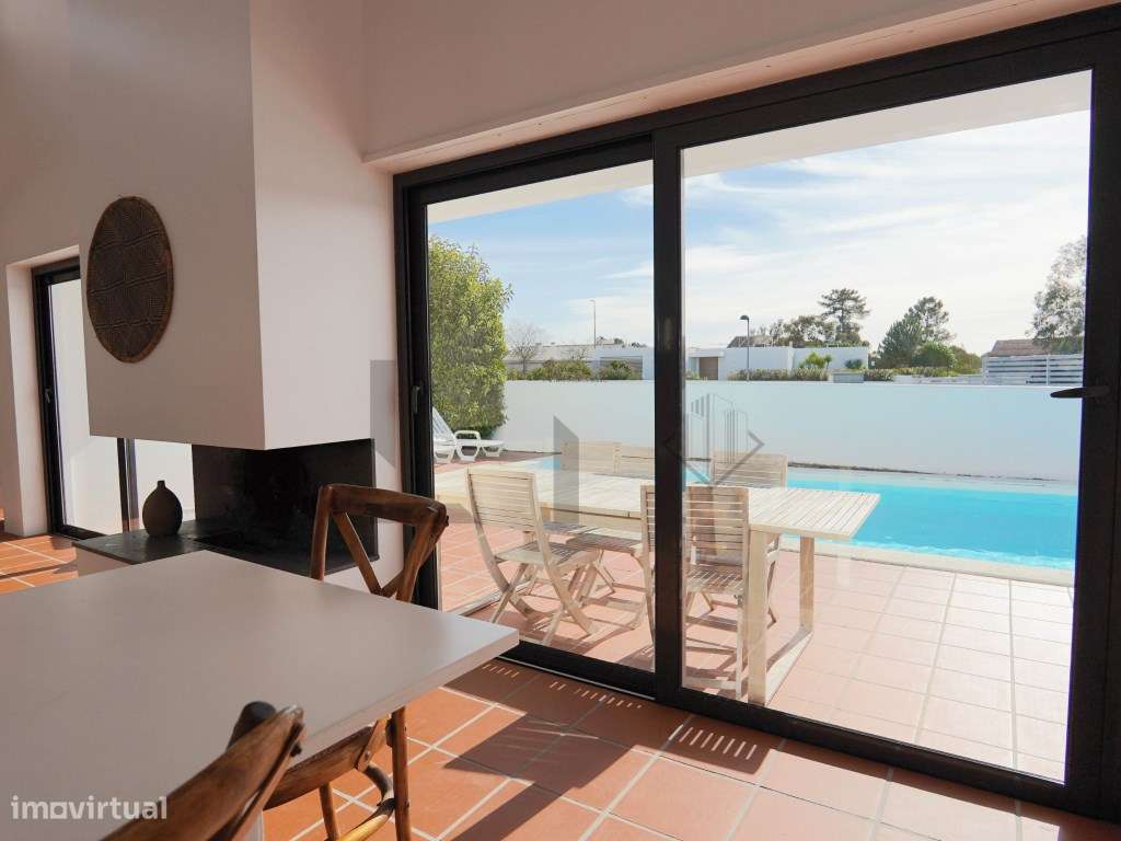Moradia V4 com Piscina para Venda na Comporta-29
