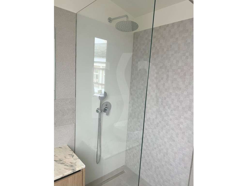 Apartamento T1+1 com Jardim no centro do Porto-9