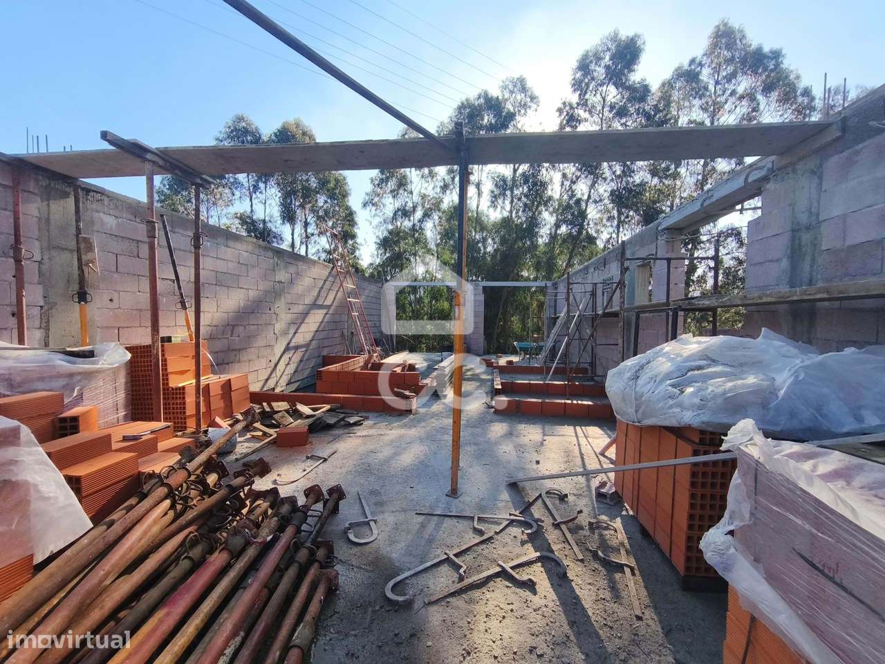 Moradia T2 + 1 em Construção em Delães-5