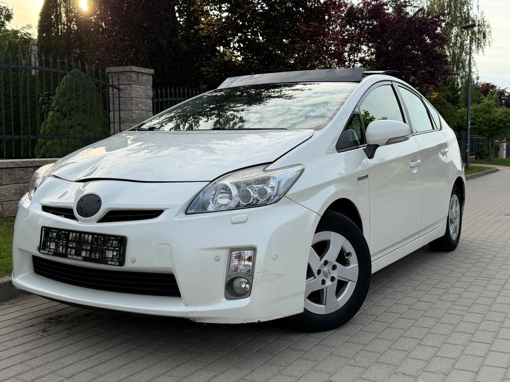 Toyota Prius III (Hybrid) Executive 2011