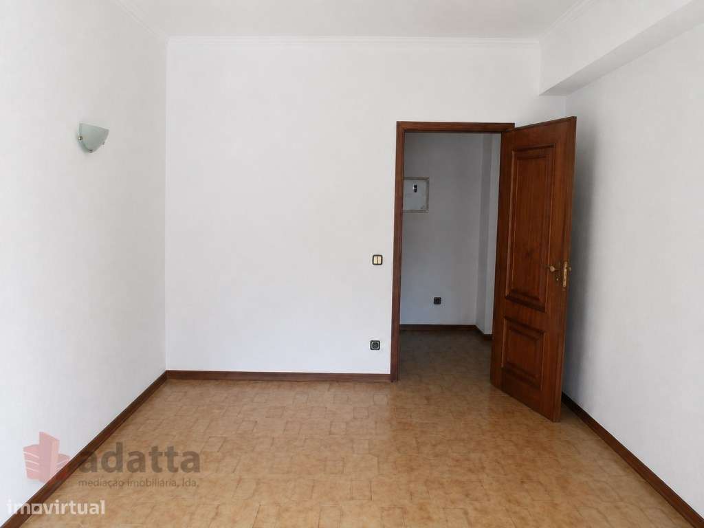 T2 com Garagem para Venda em Coimbra-5