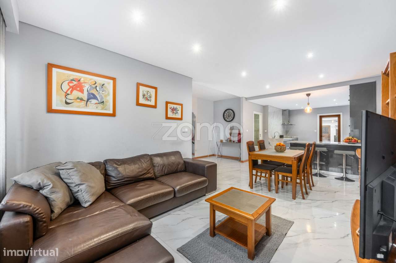 Moradia T4 c/ 275 m2 |Logradouro|Garagem|Anexos| Senhora da Hora - Grande imagem: 4/35