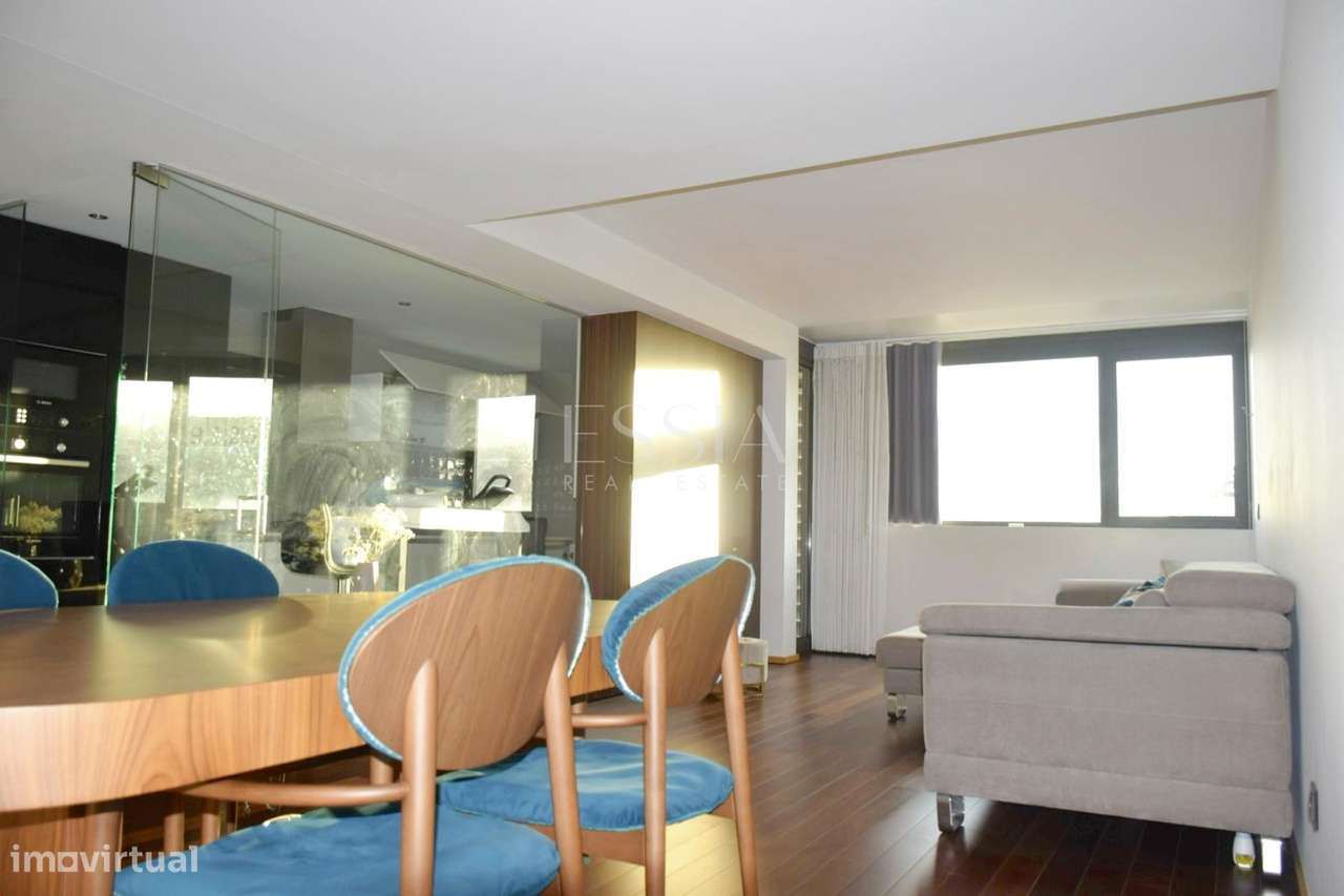 Apartamento T2 com Varanda nas Antas-4