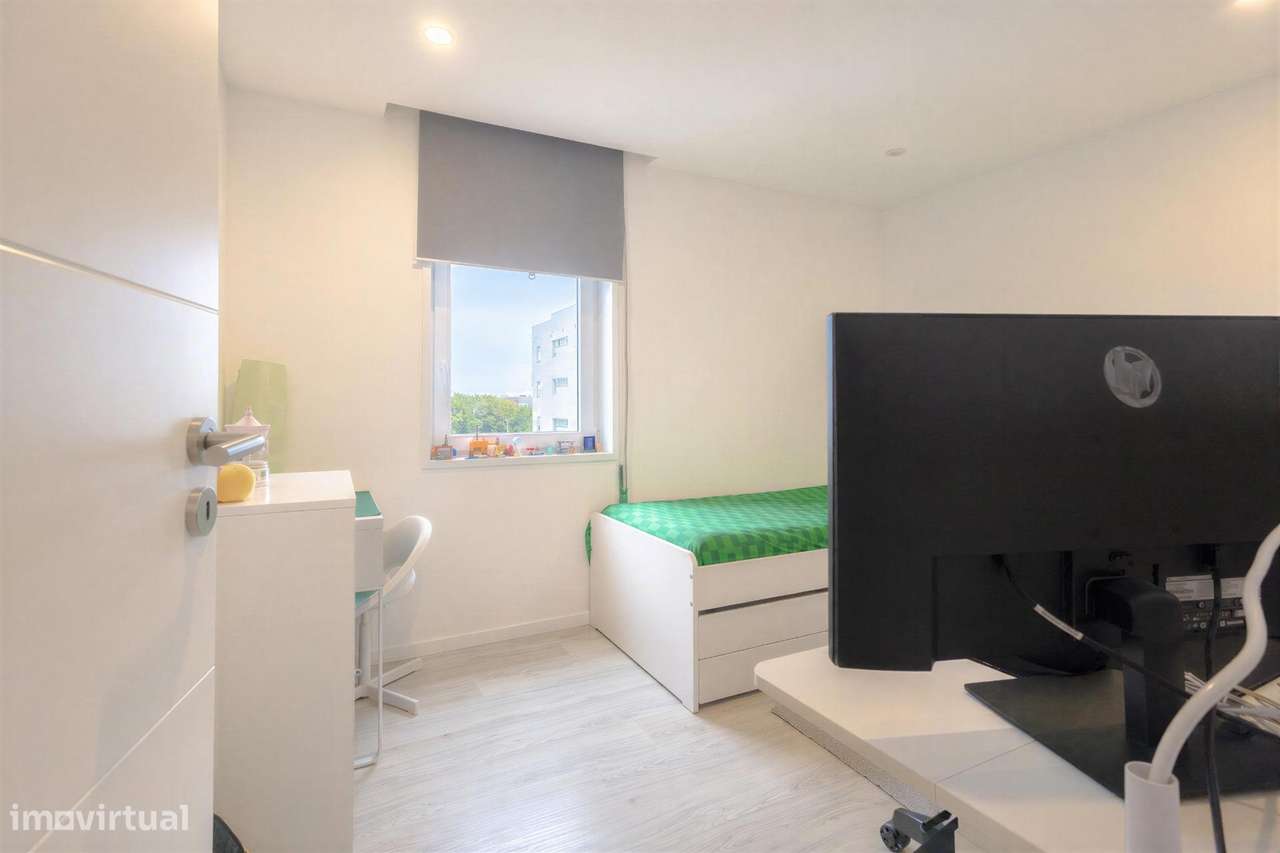 Apartamento T2 Renovado em Cruz de Pau, Matosinhos-20