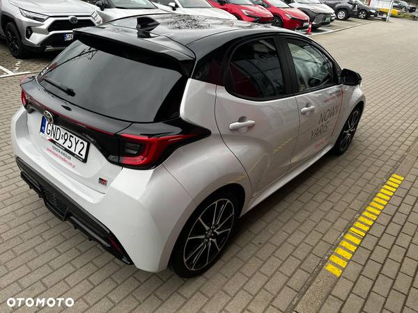 Toyota Yaris 1.5 GR Sport - 11