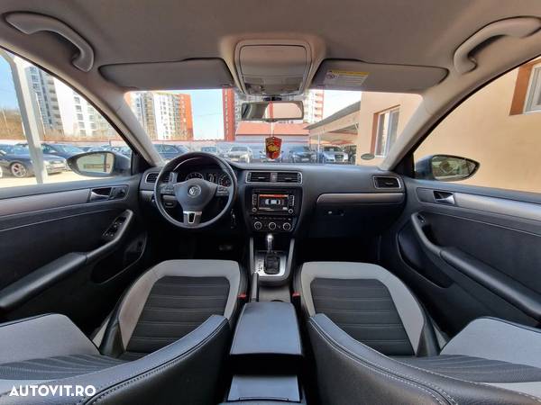 Volkswagen Jetta 1.4 TSI DSG Comfortline - 8