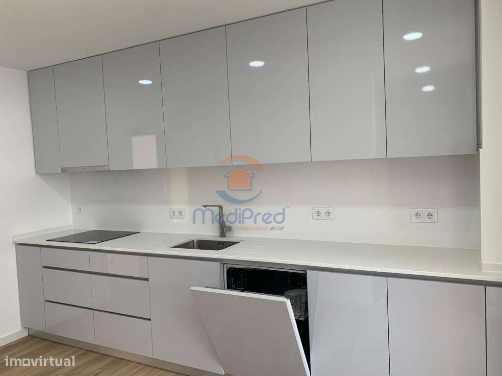 Apartamento T3 totalmente remodelado | Amadora-10