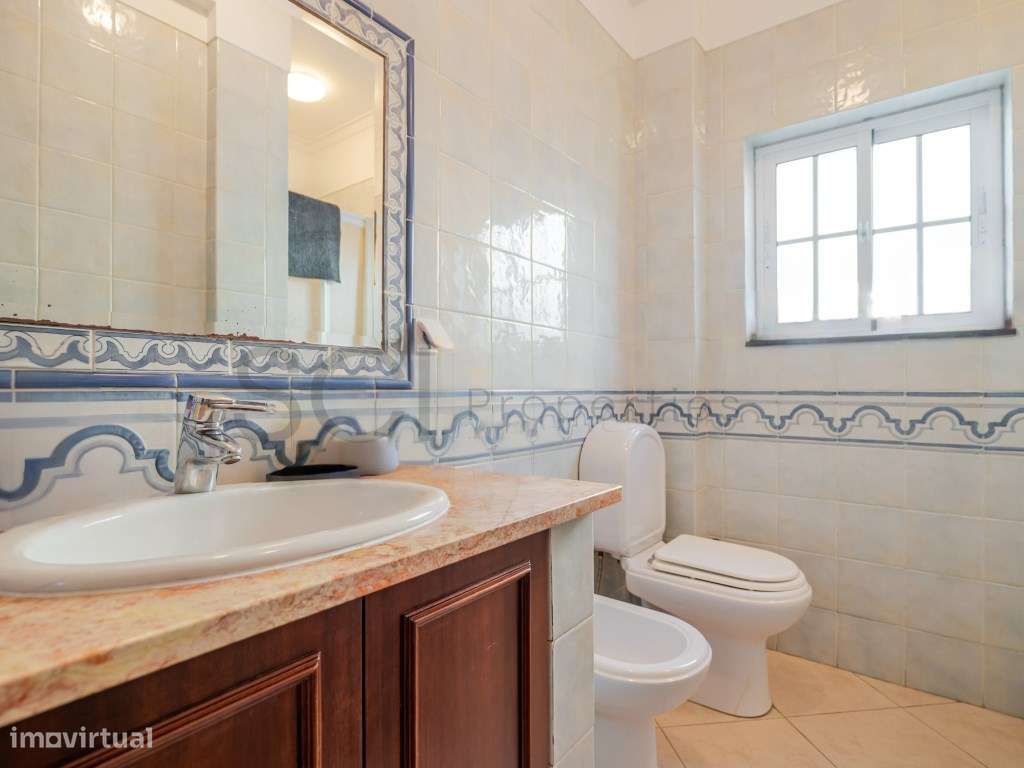 Moradia T5 Independente com Garagem em Fernão Ferro-16