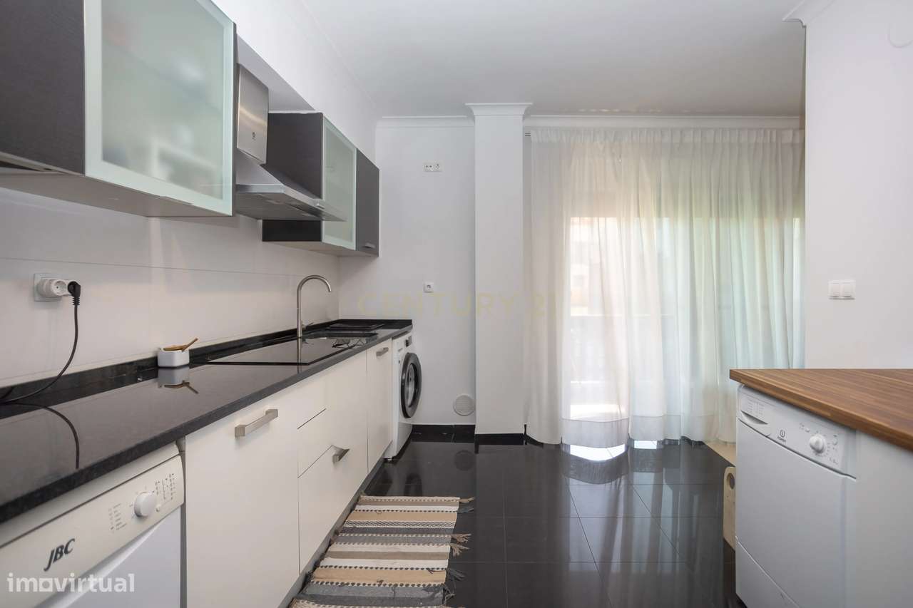 T2 c/parqueamento e arrecadação em Condomínio Privado - Alhos Vedros-13