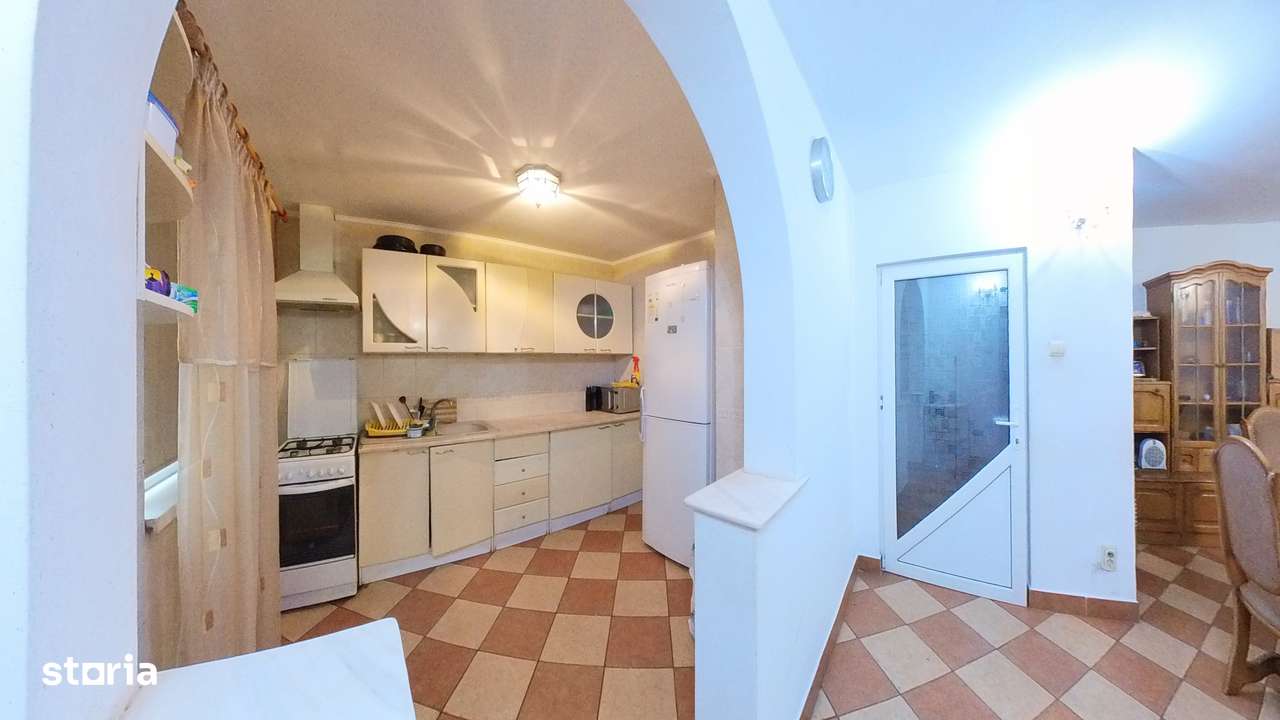 Casă spațioasă cu 6 camere si 2 garaje de 194 mp, în Tractorul, Brașov-8