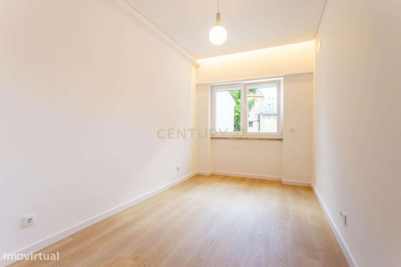T2 Totalmente Remodelado | Rua da Senhora da Glória – Lisboa-10