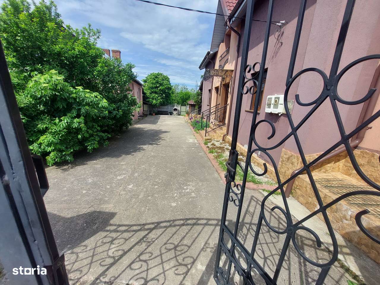Vindem Casa Mobilata utilata Mioveni Colibasi pe principala Teren743m-0