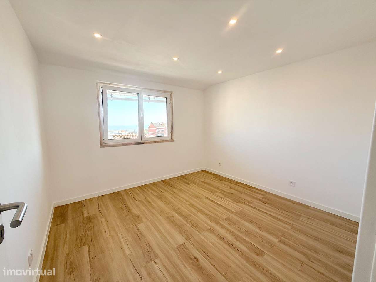 T2 remodelado c/ varanda e vista rio!-17