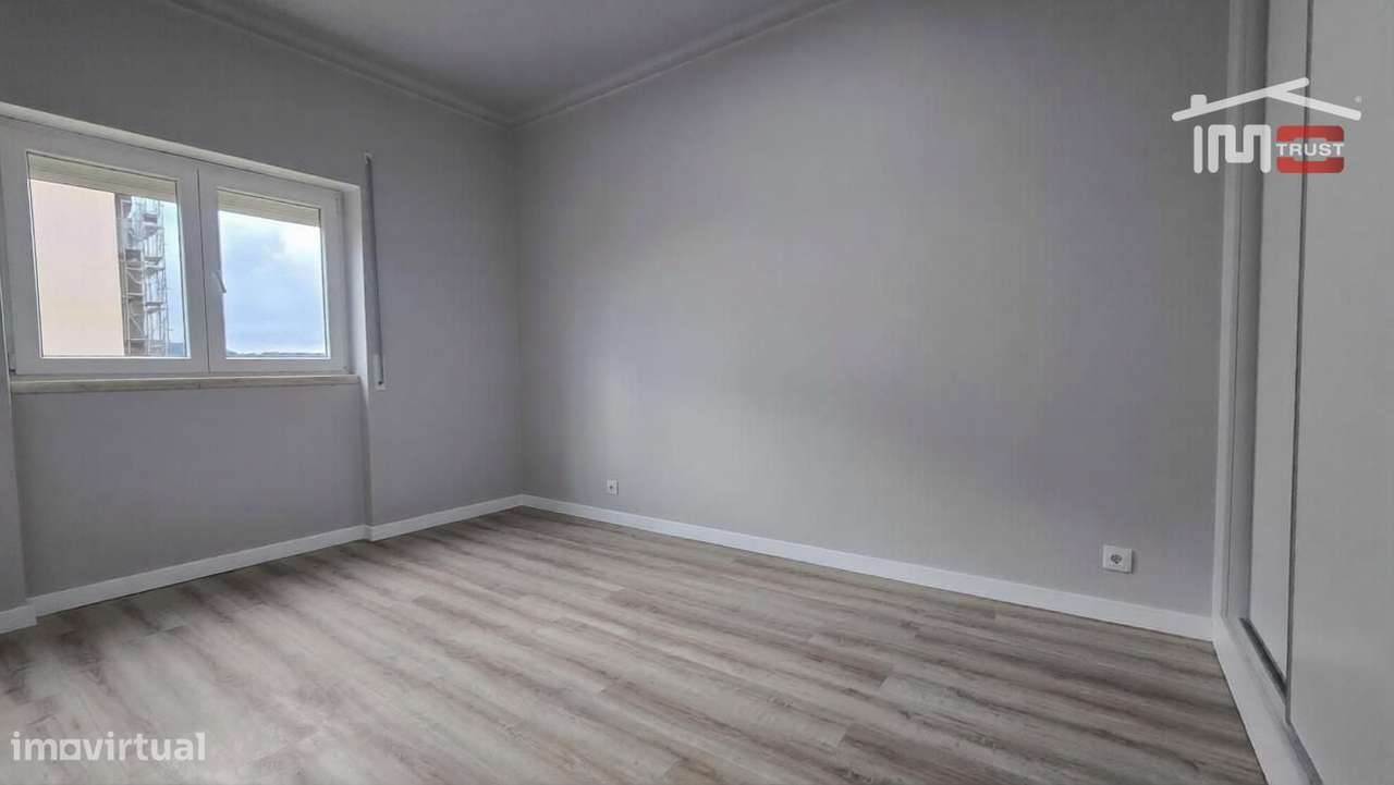 T2 Renovado no Centro de Setúbal  92 m²-11