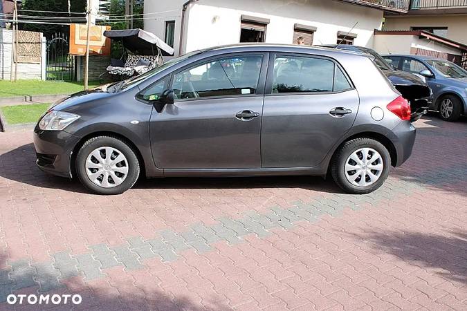 Toyota Auris 1.33 VVT-i Terra - 7