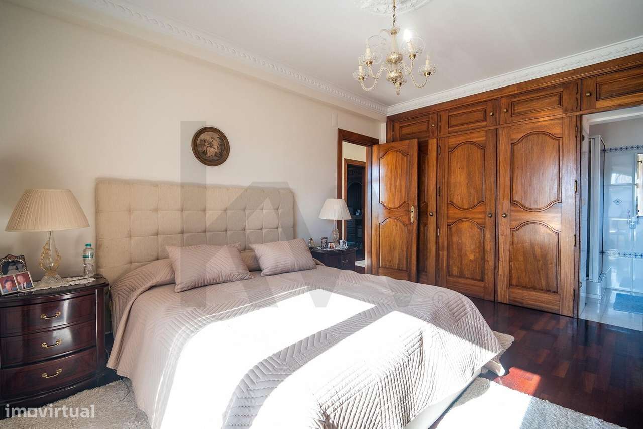 Moradia T5 à venda em Vale de Janelas, Santa Cruz – terreno 2.075 m2 e-11
