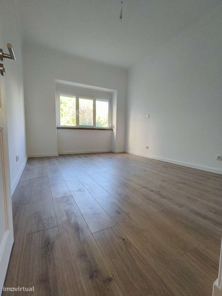 Excelente T3 Alvalade renovado-9