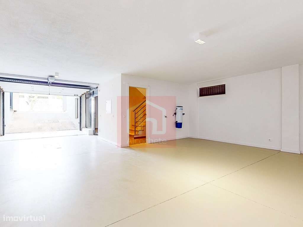 Moradia T4 geminada + Rooftoop em Alcochete-46