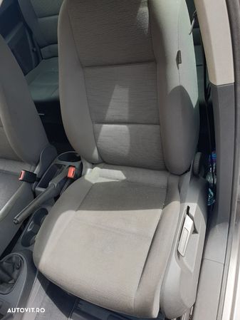 Interior Textil Fara Incalzire 7 Locuri Scaun Scaune Si Bancheta cu Spatar Volkswagen Touran 2003 - 2015 999,99lei (scaunele fata prezinta arsuri de tigara) - 1