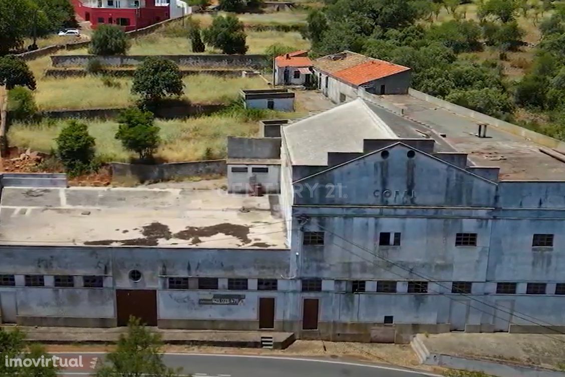 Construção Habitacional e Polivalente com 1.000 m2 e Terreno de 7.200m