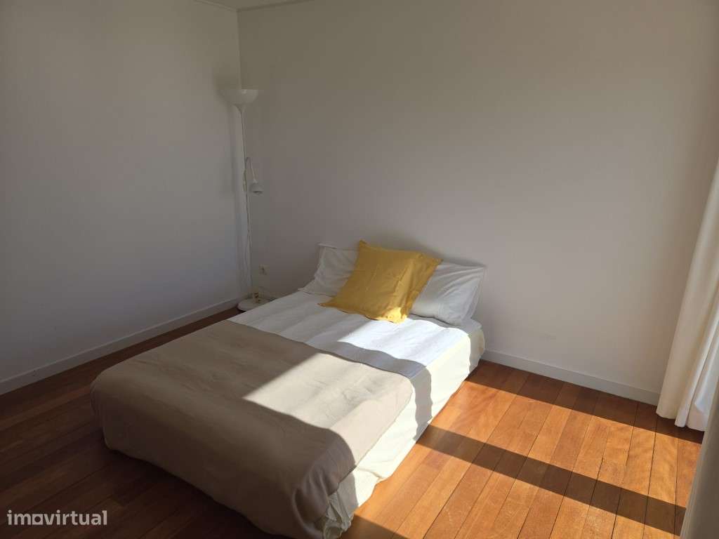 Moradia T5 com Terraço e Piscina-44