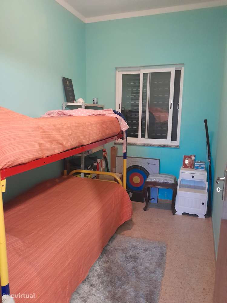 Moradia T3 C/ 10.000M2 Terreno C/ Furo-21