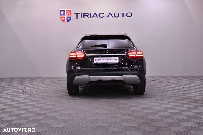 Mercedes-Benz GLA - 4