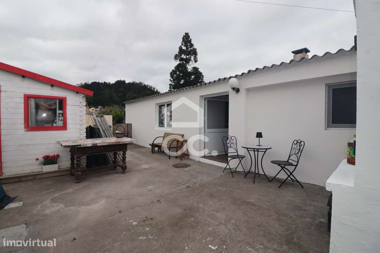 Conjunto de 3 Moradias - Sete Cidades - Ponta Delgada - Grande imagem: 4/32