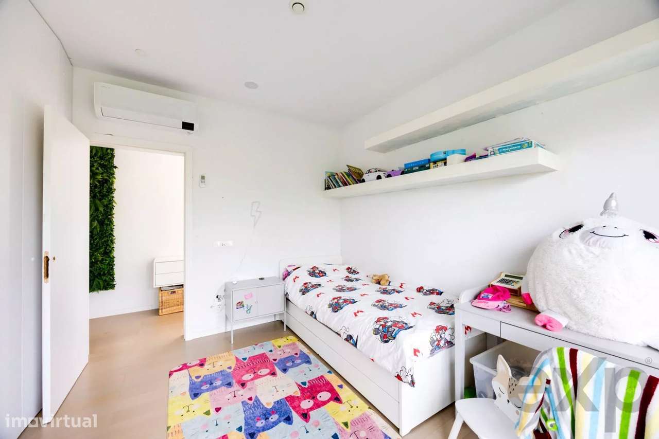 Moradia T4 com Piscina Aquecida de 17,5m e Apartamento Independente em-24