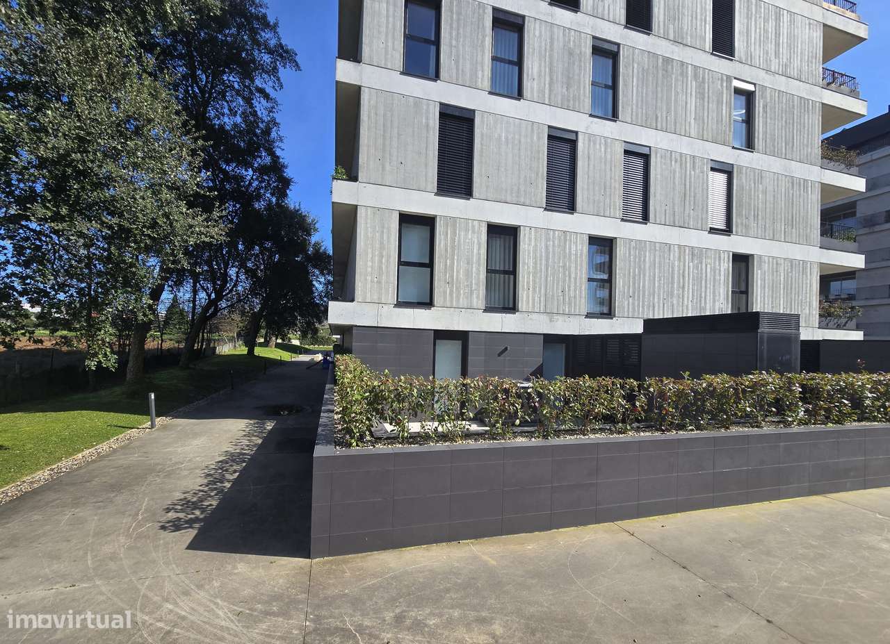 Apartamento T1 com terraço Seminovo.-26