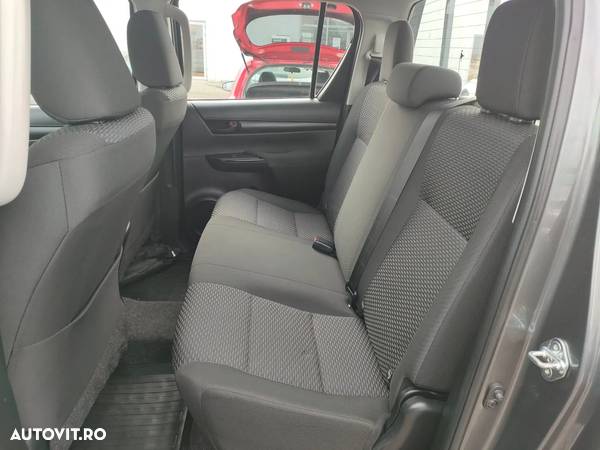 Toyota Hilux 4x4 Double Cab M/T Comfort - 6