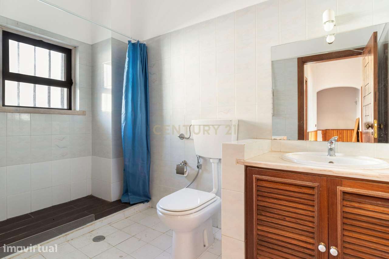 Moradia T4+1 com jardim e piscina, em Carcavelos, Cascais. Para Arrend - Grande imagem: 4/54