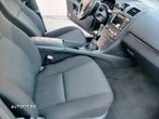 Toyota Avensis 1.6 Comfort - 5