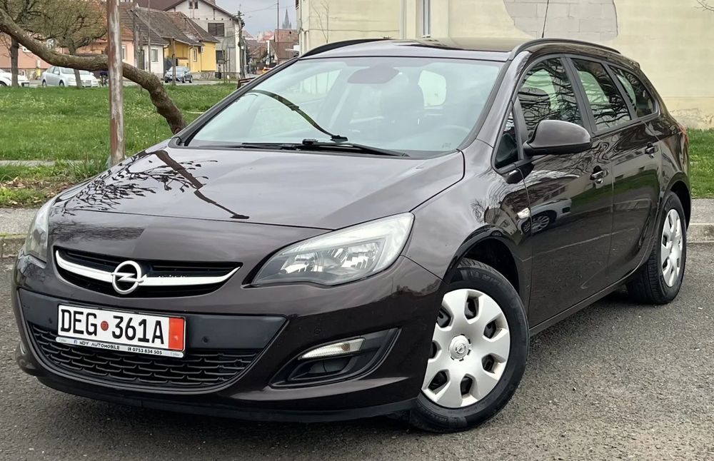 Opel Astra J [2009 - 2018] 1.6 CDTI DPF ecoFLEX TourerStart/Stop ENERGY 2015