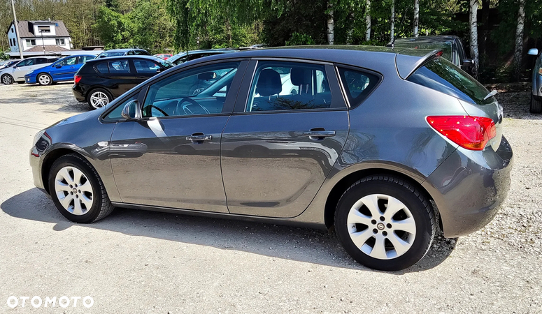 Opel Astra IV 1.6 Essentia - 13