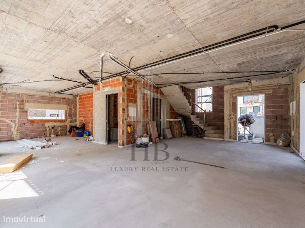 Moradia T4 de Luxo com Piscina Privativa e Jardim | Mafra-48