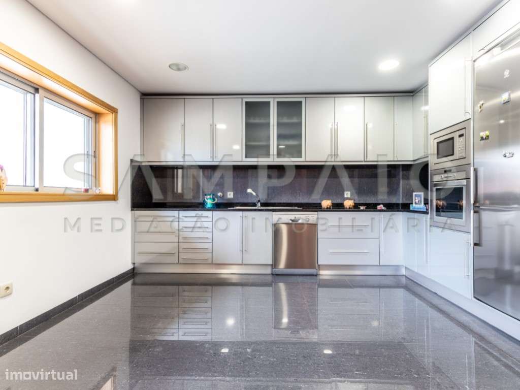 Moradia T4 em São Pedro da Cova, como Nova - Grande imagem: 4/31