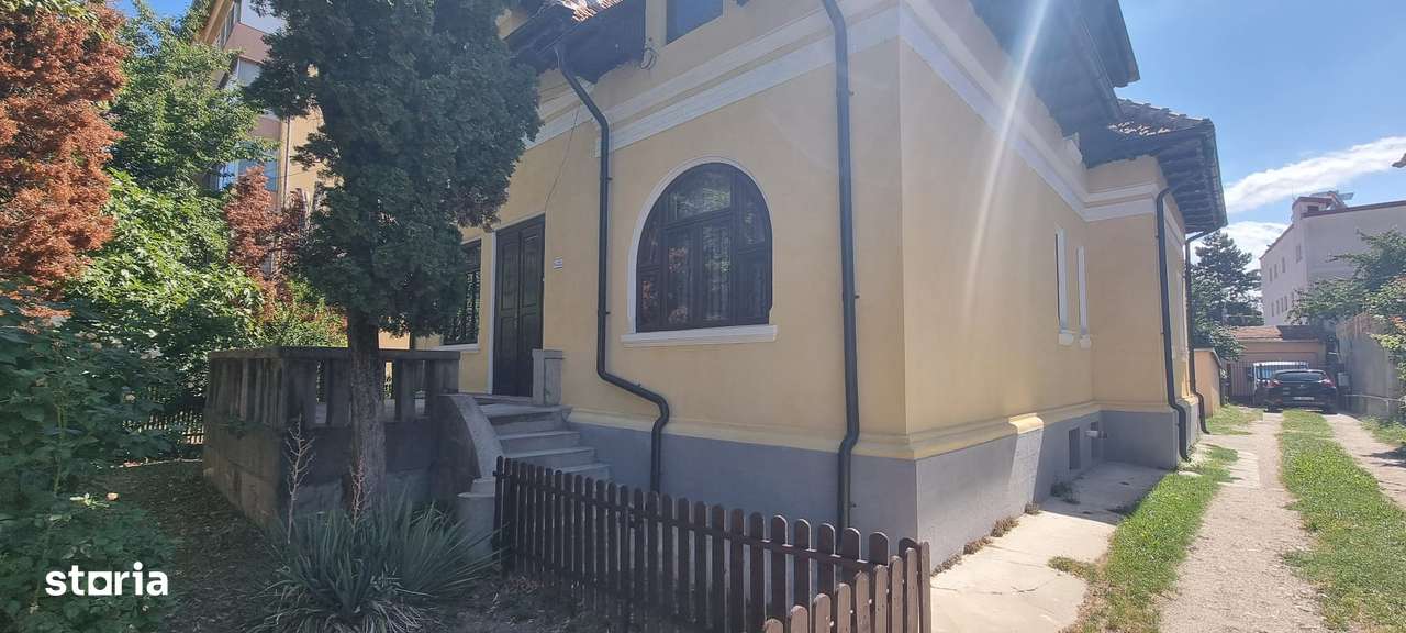 Vand vila in Pitesti, zona ultracentrala, pentru locuinta, sediu - Imagine principală: 1/14